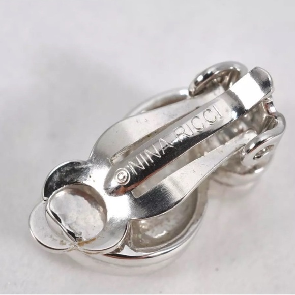 Nina ricci earrings with - Gem Nina Ricci Silver Swirl clip on Earrings with Gemstones GUC